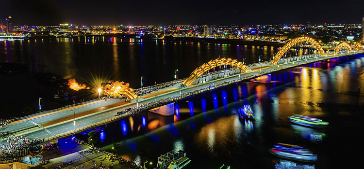 Han River and Cruise at night