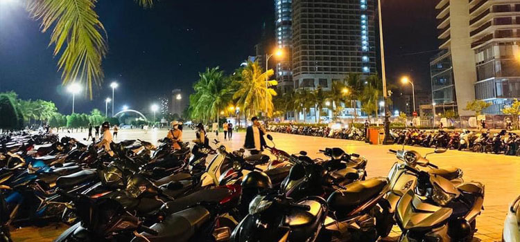Explore Danang by scooters