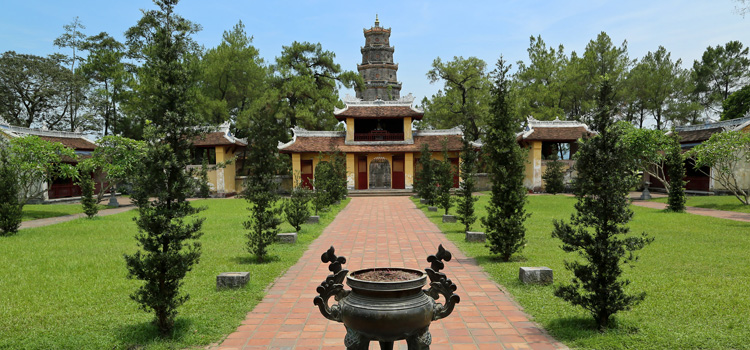 Thien Mu Pagoda Overview