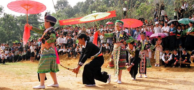 Sapa Dao dance festival