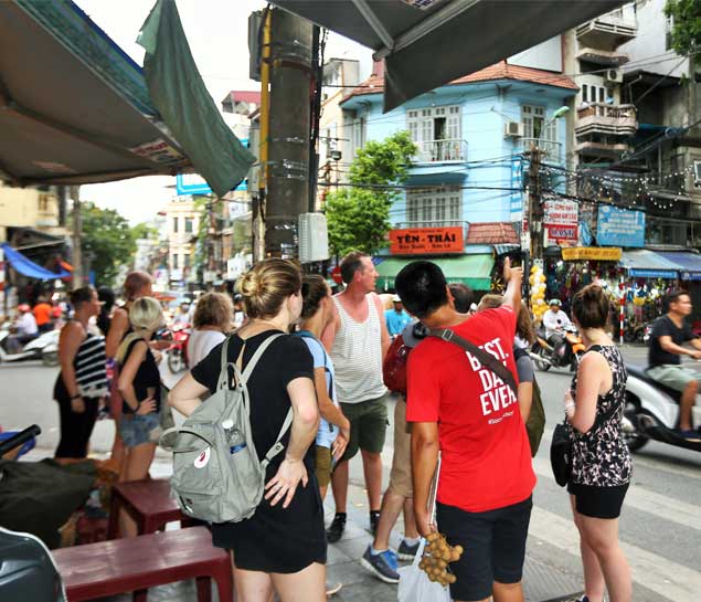 Slide tour Walking and street food tour in Hanoi
